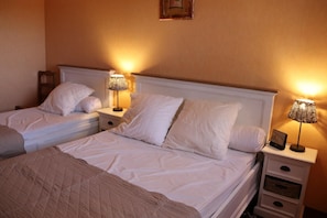 3 Schlafzimmer, Bügeleisen/Bügelbrett