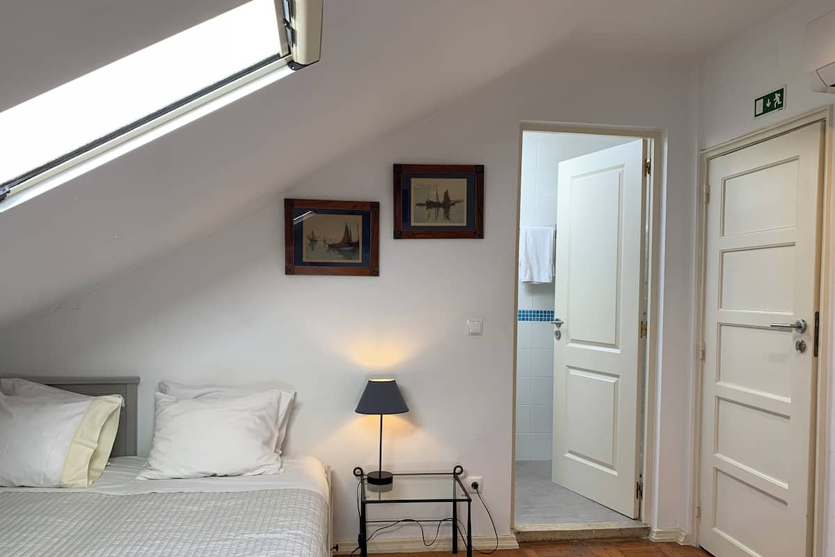City Room, Private Bathroom | 1 bedroom, desk, laptop workspace, blackout drapes