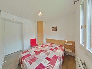 2 bedrooms