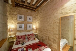 Zimmersafe, Bügeleisen/Bügelbrett, kostenloses WLAN, Bettwäsche