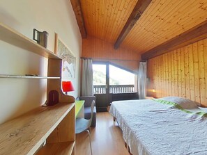 2 bedrooms