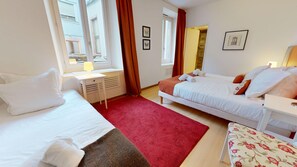 3 Schlafzimmer, Schreibtisch, Reisekinderbett, kostenloses WLAN
