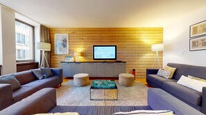 TV, DVD player - lacour ac 160m2 city center 4br3bth (Colmar)