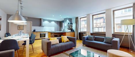 テレビ、DVD プレーヤー