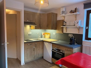 Kühlschrank, Mikrowelle