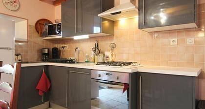 GĂźte champĂȘtre dans le Cotentin avec cheminĂ©e et WIFI