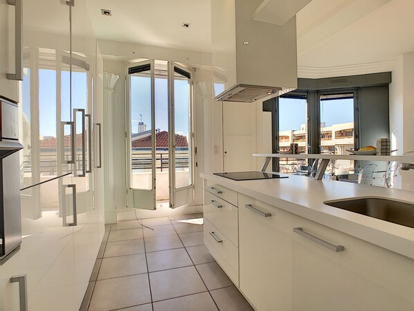 Fridge, microwave, oven, dishwasher