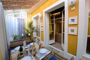 Outdoor dining - F0G Springbreak (París)