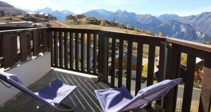 Studio cosy 4 pers avec balcon exposé sud, proche commerces et pistes, quartier des Jeux