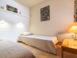 2 bedrooms