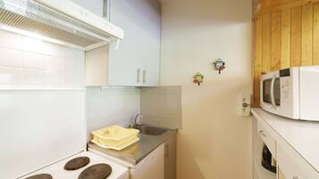 Microwave, oven, stovetop, coffee/tea maker