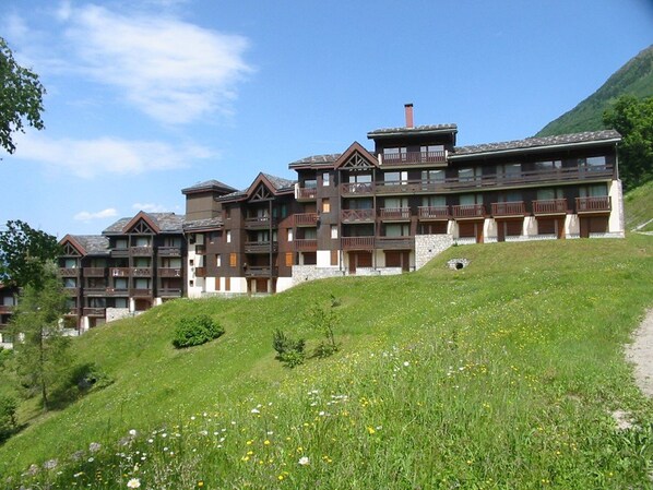Exterior - Cozy 1-bedroom apt with balcony in Valmorel, parking available (Valmorel)