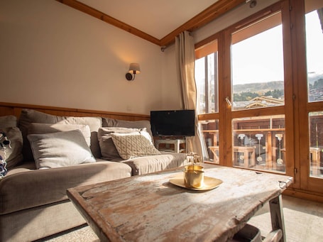 テレビ. Renovated 4-room duplex, 6 pers., 2 balconies, ski locker, cleaning included