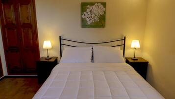 Apartment, 1 Bedroom | 1 bedroom, individually decorated, individually furnished, desk