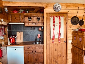 雪櫃、微波爐、洗碗機、咖啡機/沖茶器