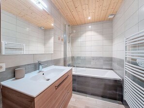 Badewanne, Haartrockner