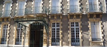 Charming 2BR Apartment in Cauterets - Central Location, Free Parking, Sleeps 6