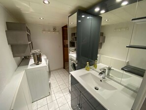Hair dryer - Cozy apartment for 6 with large terrace and parking, close to activities (Le Grand-Bornand)