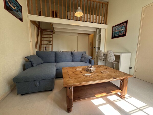 Téléviseur, bureau