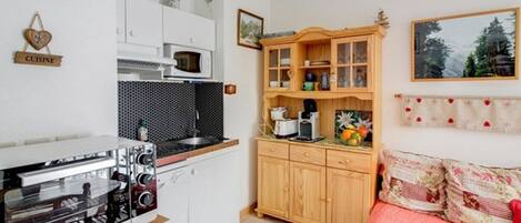 Microwave, oven, coffee/tea maker, toaster