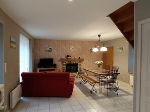 TV, fireplace, DVD player, stereo