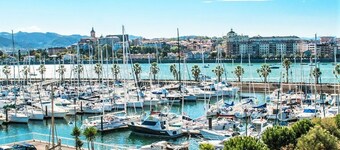 Rustic Seafront Apartment in Hendaye with Balcony