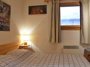 2 bedrooms
