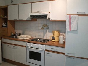 Réfrigérateur, micro-ondes, four, lave-vaisselle