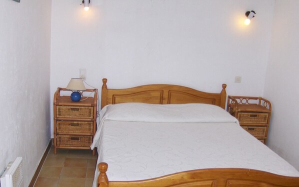 2 chambres, fer et planche à repasser, draps fournis