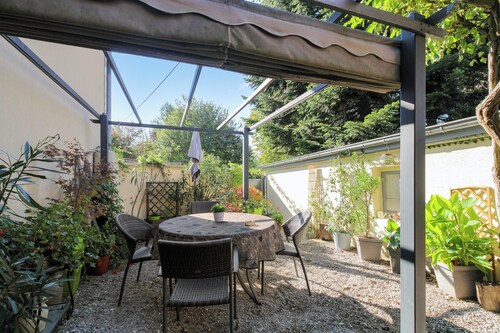 Homerez - Maison confortable à Ornans - Jardin