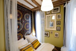 1 bedroom, in-room safe, iron/ironing board, free WiFi
