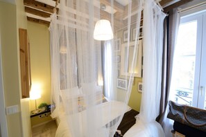 1 bedroom, in-room safe, iron/ironing board, free WiFi
