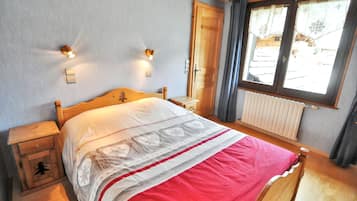 3 bedrooms, iron/ironing board