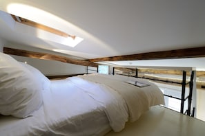 1 chambre, fer et planche à repasser, accès Internet, draps fournis