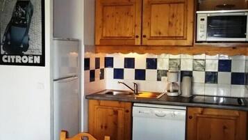 Réfrigérateur, four, lave-vaisselle