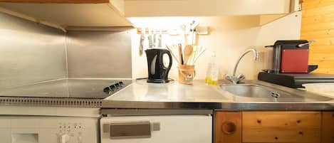 Fridge, microwave, dishwasher, coffee/tea maker