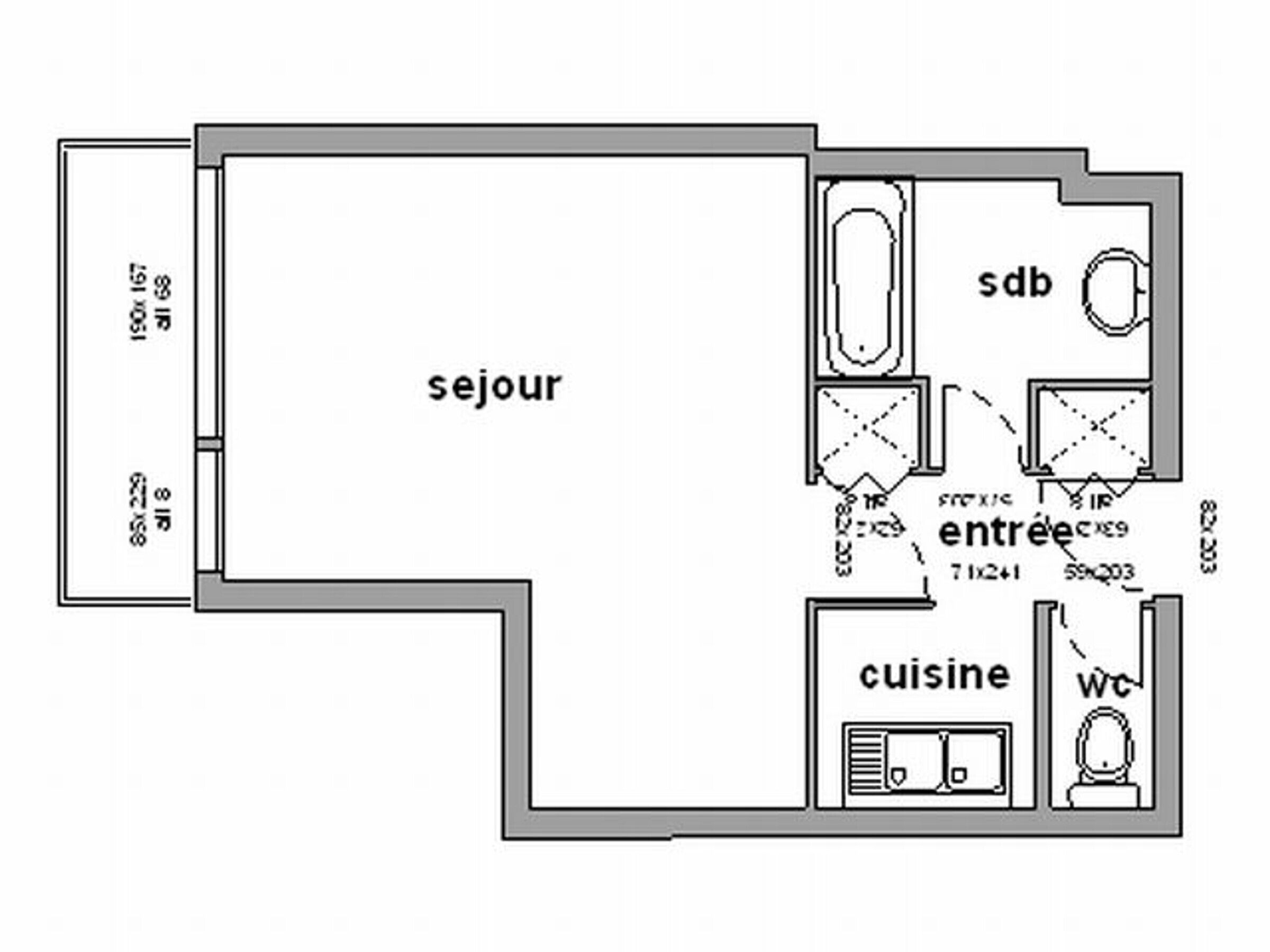 Plano de planta de una habitación de hotel con baño privado, kitchenette y aseo.