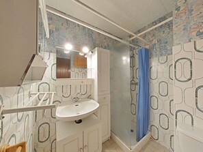 Bathroom - Charming Studio at the Foot of the Slopes with Mountain View, Balcony & Parking (Le Grand-Bornand)