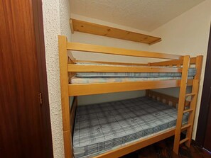 Room - Charming Studio at the Foot of the Slopes with Mountain View, Balcony & Parking (Le Grand-Bornand)