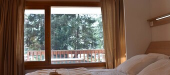Cozy Studio for 4 in Méribel – Ski Nearby, Fireplace, Modern Amenities