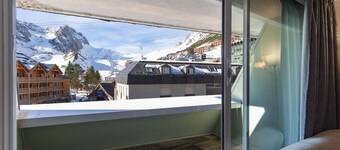 Cozy 5-person studio near slopes, parking included