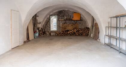 Homerez - House Barcelonnette, fireplace