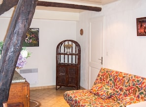TV, fireplace, DVD player, stereo