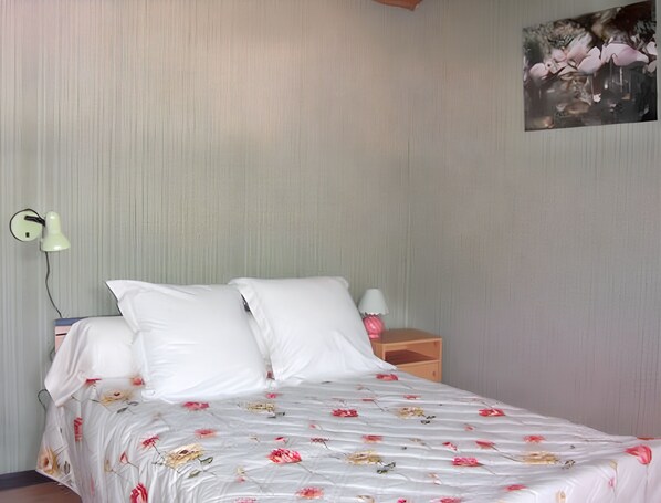 3 bedrooms, iron/ironing board, cribs/infant beds, internet - Homerez - House Barcelonnette, fireplace (Barcelonnette)