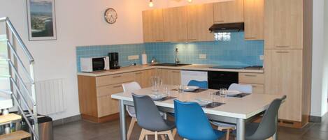 Kühlschrank, Mikrowelle, Geschirrspüler