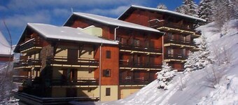 Cozy 3-room duplex, west-facing balcony and secure parking in Châtel