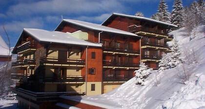 Cozy 3-room duplex, west-facing balcony and secure parking in Châtel