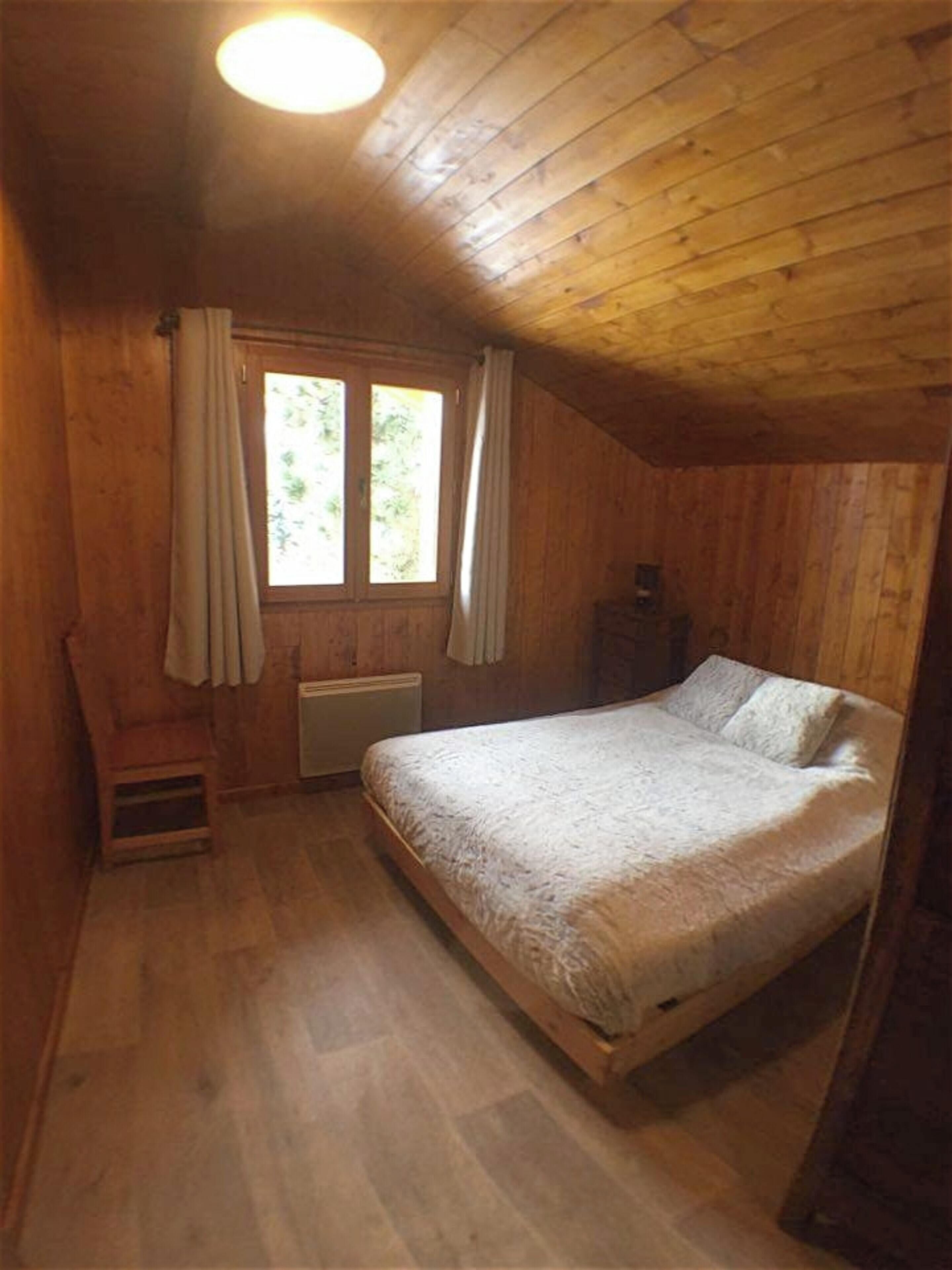 4 bedrooms, iron/ironing board, travel cot, free WiFi