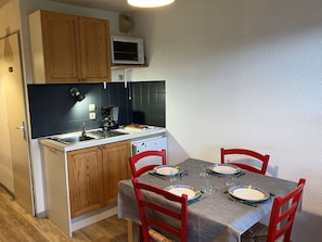 Dining - Studio in Chinaillon with Parking and Balcony, Sleeps 4 (Le Grand-Bornand)