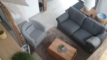 TV, DVD player, ping pong, books